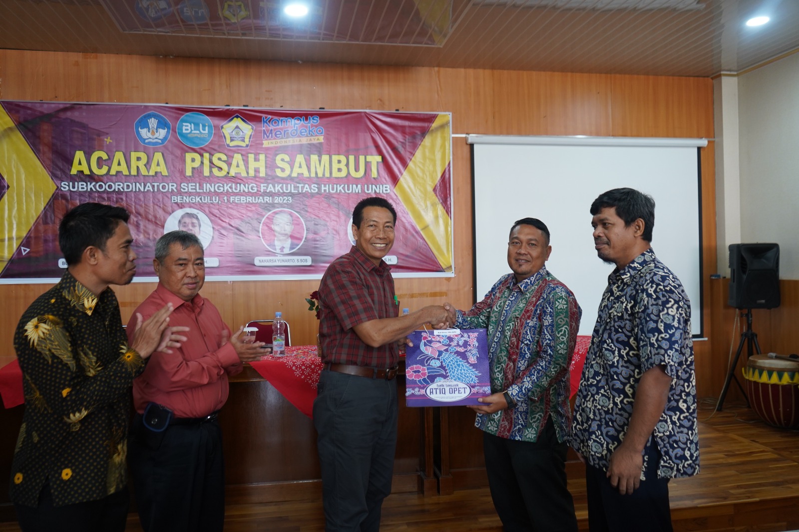 Farewell Event and Giving the first salary to Freelance Daily Workers (THL) of the Faculty of Law, University of Bengkulu